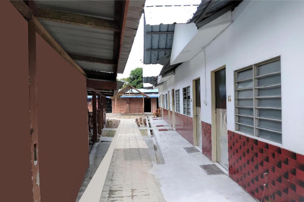 Oyo 90176 D'Cruz Sunrise Villa Pantai Cenang  Exterior photo